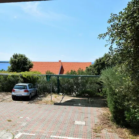 Spacious In With Terrace