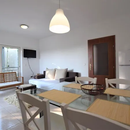 Apartment Spacious In With Terrace