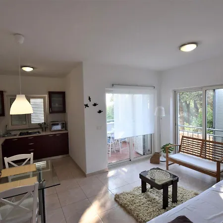Spacious In With Terrace *