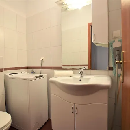 Spacious In With Terrace *