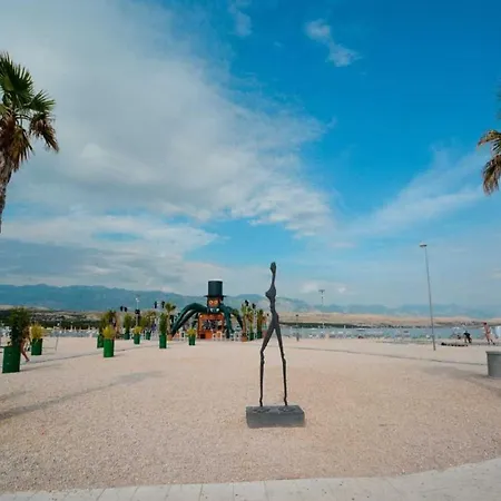 In Near The Sea 만드레